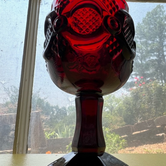 Vintage set of 7 Avon ruby red Cape Cod goblets - Picture 5 of 7